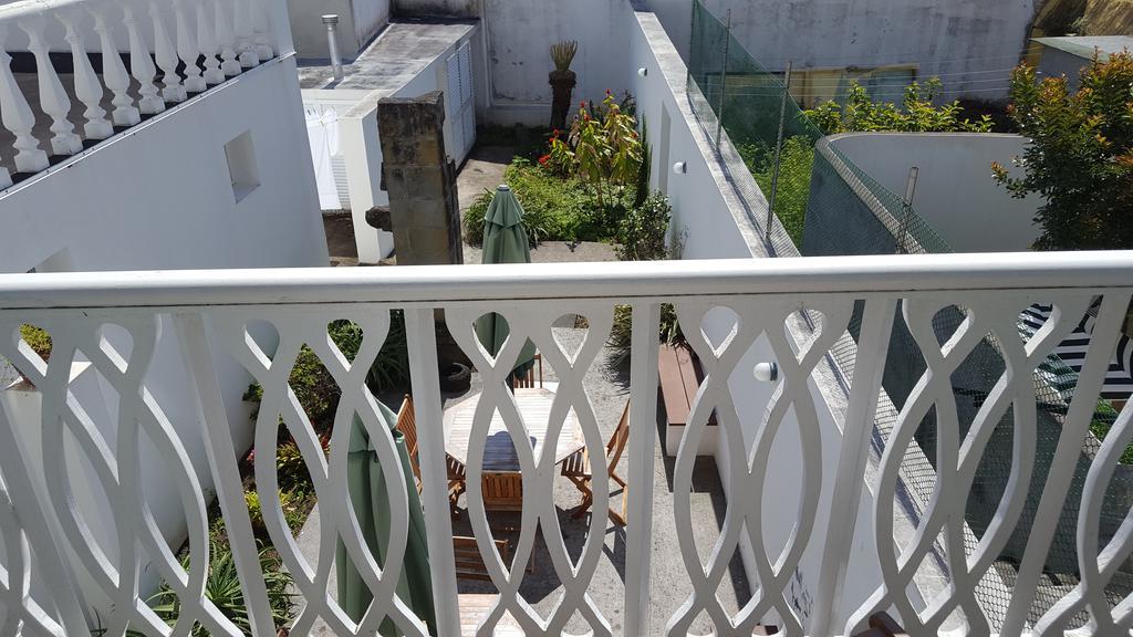 A Casa Do Lado Pensjonat Horta  Zewnętrze zdjęcie